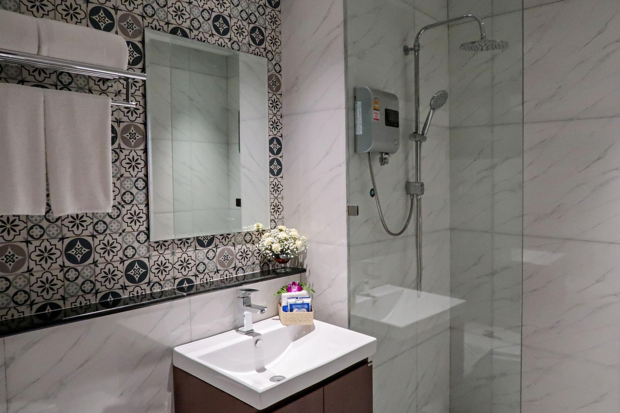 Adema Boutique 3* Карон